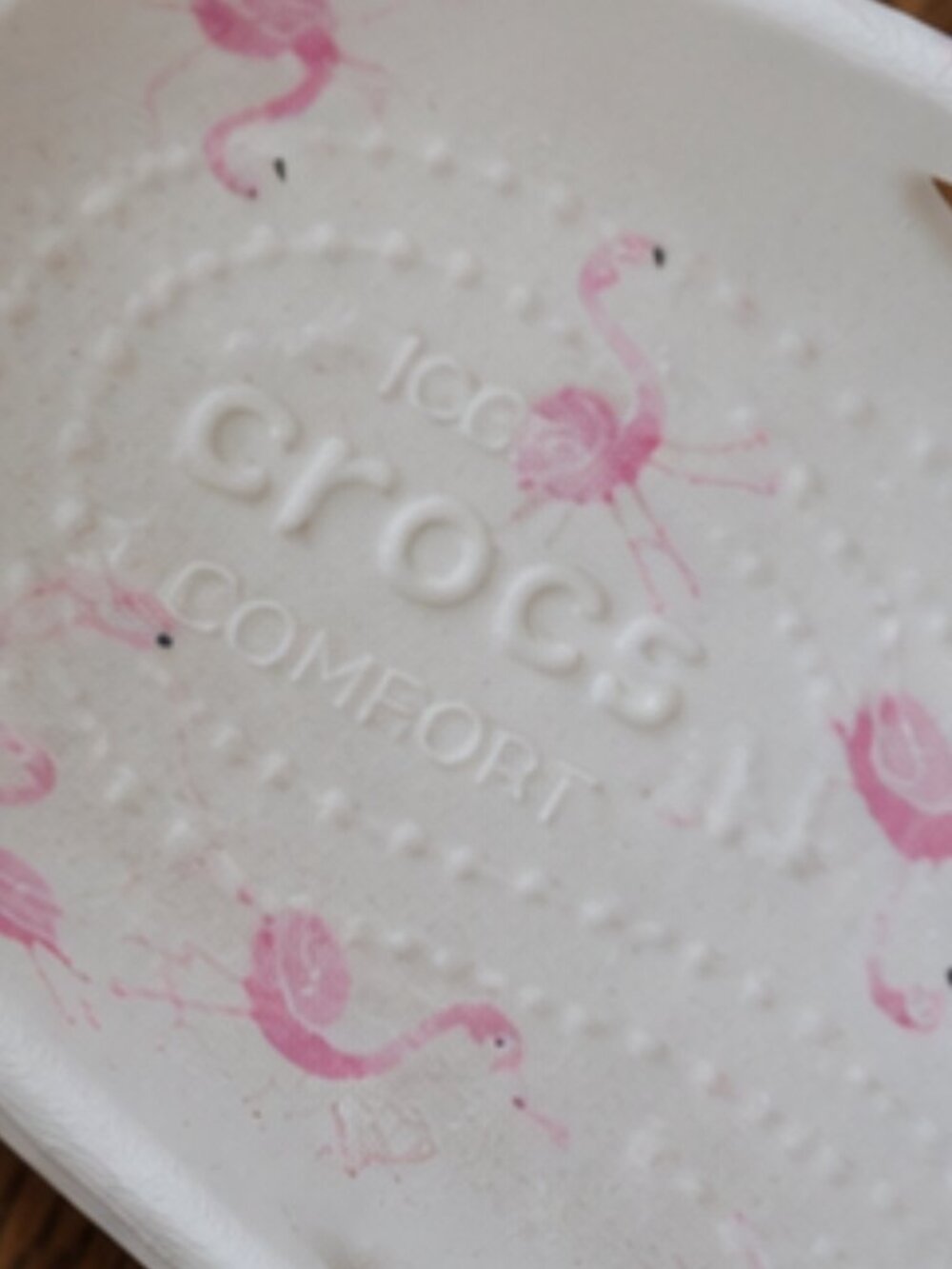 Crocs Flamingo Print Flip Flops White Pink Comfort Sandals Size 8 - Picture 5 of 7